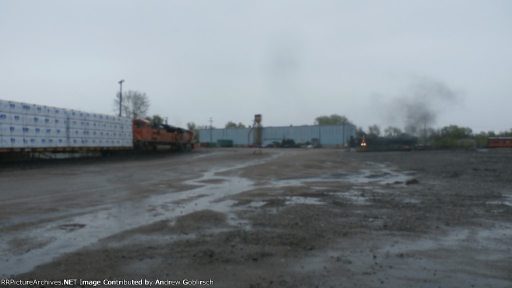 MILW 261 + BNSF 8563 in the Rain